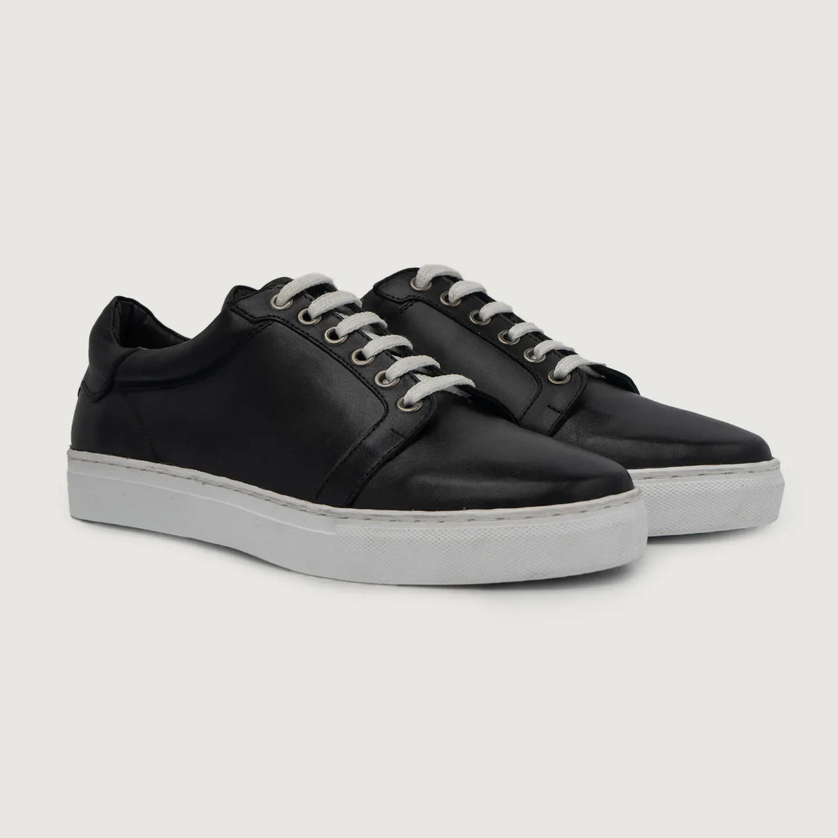 Carter Runn Schwarz Leder-Sneaker für Herren For Men in schwarzem Rindleder - Seitenansicht | Online Kaufen