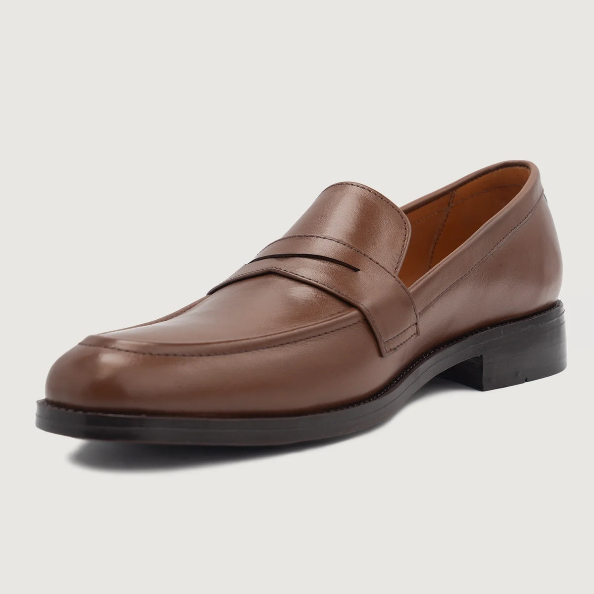 High-Traction Rubber Outsole & Lug Tread Pattern on Baxton Braun Leder-Loafer für Herren
