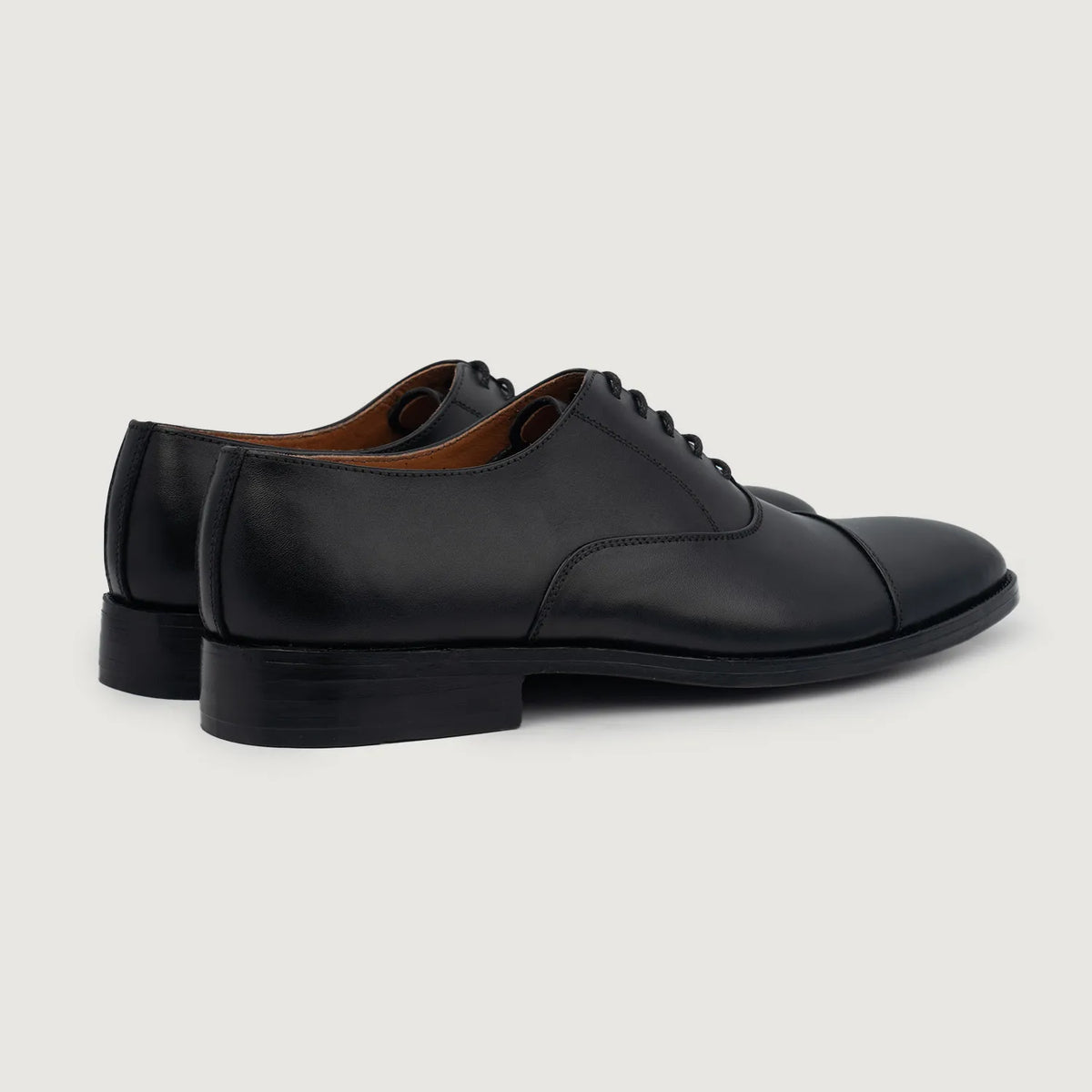 High-Traction Rubber Outsole & Lug Tread Pattern on Professor Oxford Schwarz Lederschuhe für Herren For Men