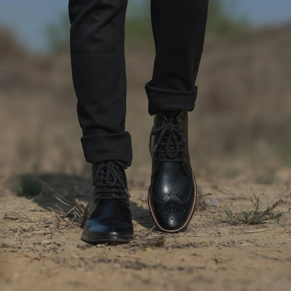 Tailored Rib Cuffs & Hem Craftsmanship Construction Detail on Duster Brogues Derby Schwarz Lederstiefel für Herren For Men