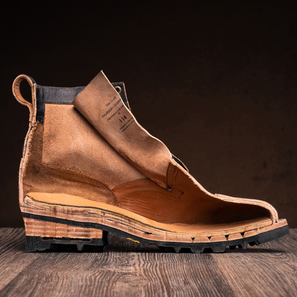 High-Traction Rubber Outsole & Lug Tread Pattern on Challenger Whiskey-Braun Lederstiefel für Herren