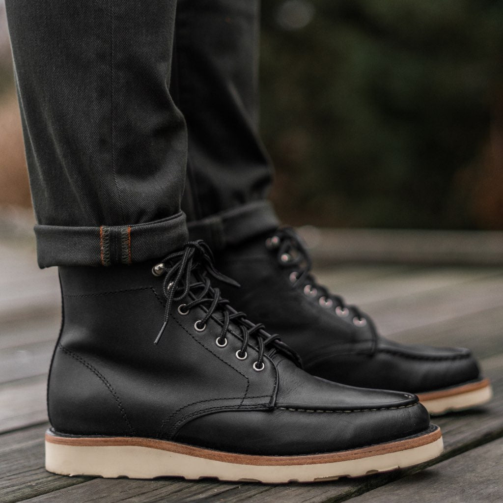 High-Traction Rubber Outsole & Lug Tread Pattern on Diplomat Mattschwarz Lederstiefel für Herren