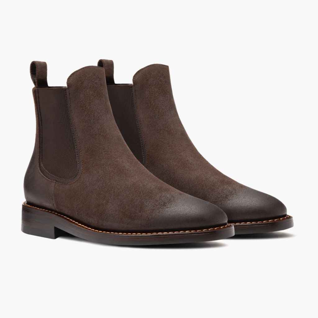 Duke Schokolade Suede Lederstiefel für Herren in Chocolate Goatskin Suede - Seitenansicht | Online Kaufen