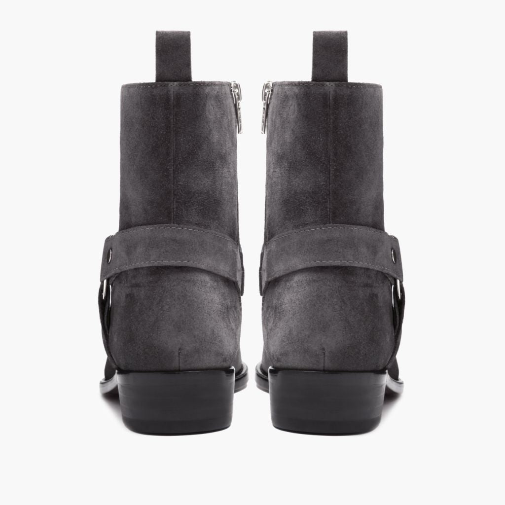 High-Traction Rubber Outsole & Lug Tread Pattern on Harness Grau Suede Lederstiefel für Herren