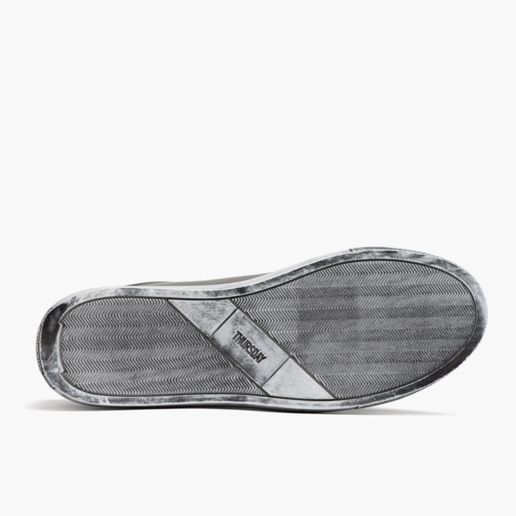 High-Traction Rubber Outsole & Lug Tread Pattern on Premier Low Top Distressed Grau Leder-Sneaker für Herren For Men