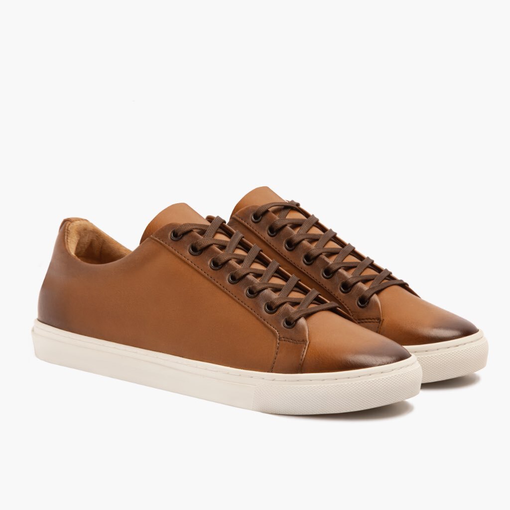 Premier Low Top Toffee-Braun Leder-Sneaker für Herren For Men in Classic Full-Grain Leather - Seitenansicht | Online Kaufen