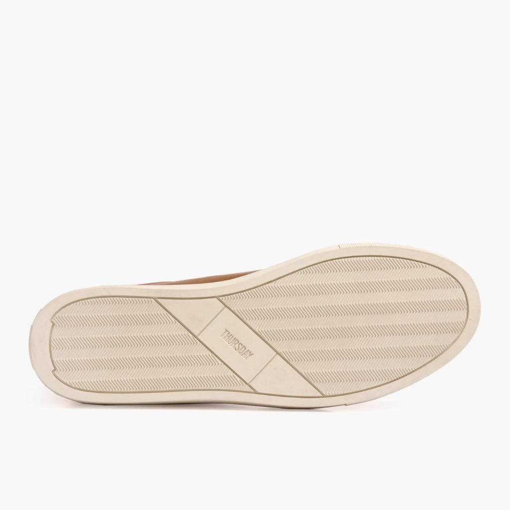 High-Traction Rubber Outsole & Lug Tread Pattern on Premier Low Top Toffee-Braun Leder-Sneaker für Herren For Men