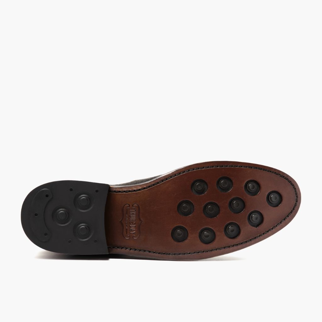 High-Traction Rubber Outsole & Lug Tread Pattern on Cavalier Schattengrau Lederstiefel für Herren