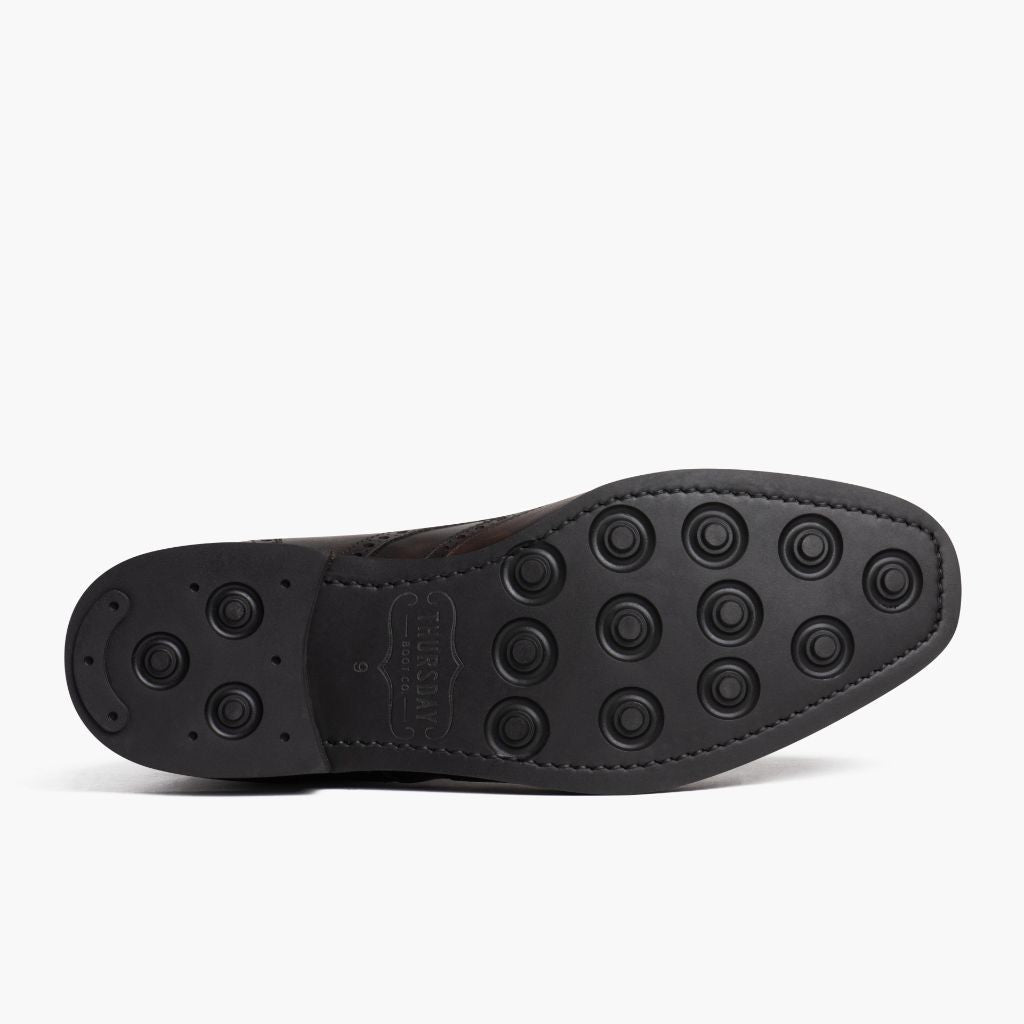 High-Traction Rubber Outsole & Lug Tread Pattern on Wingtip Dark Oak Lederstiefel für Herren For Men