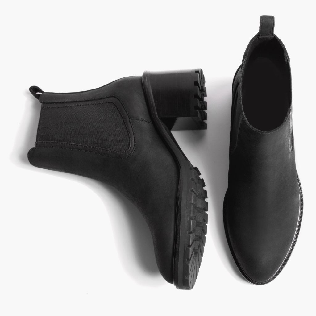 High-Traction Rubber Outsole & Lug Tread Pattern on Knockout Mattschwarz Lederstiefel für Damen