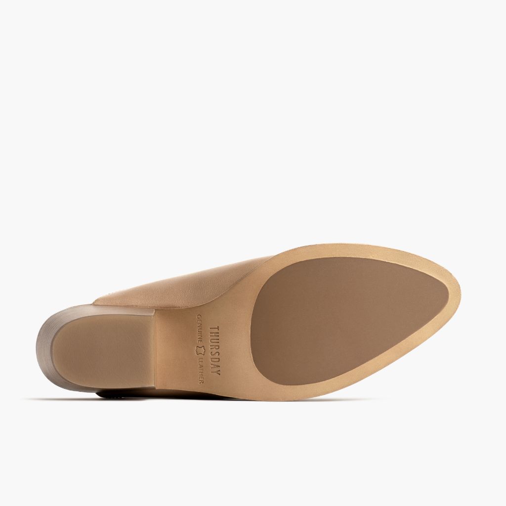 High-Traction Rubber Outsole & Lug Tread Pattern on Breeze Milk Coffee Lederstiefel für Damen
