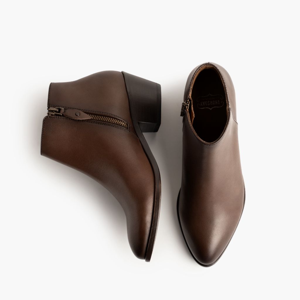 High-Traction Rubber Outsole & Lug Tread Pattern on Downtown Amaretto Lederstiefel für Damen