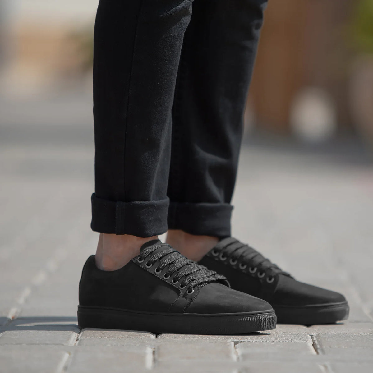 Murphy Low Top Schwarz Nubuck Sneaker für Herren in schwarzem Rindleder - Seitenansicht | Online Kaufen