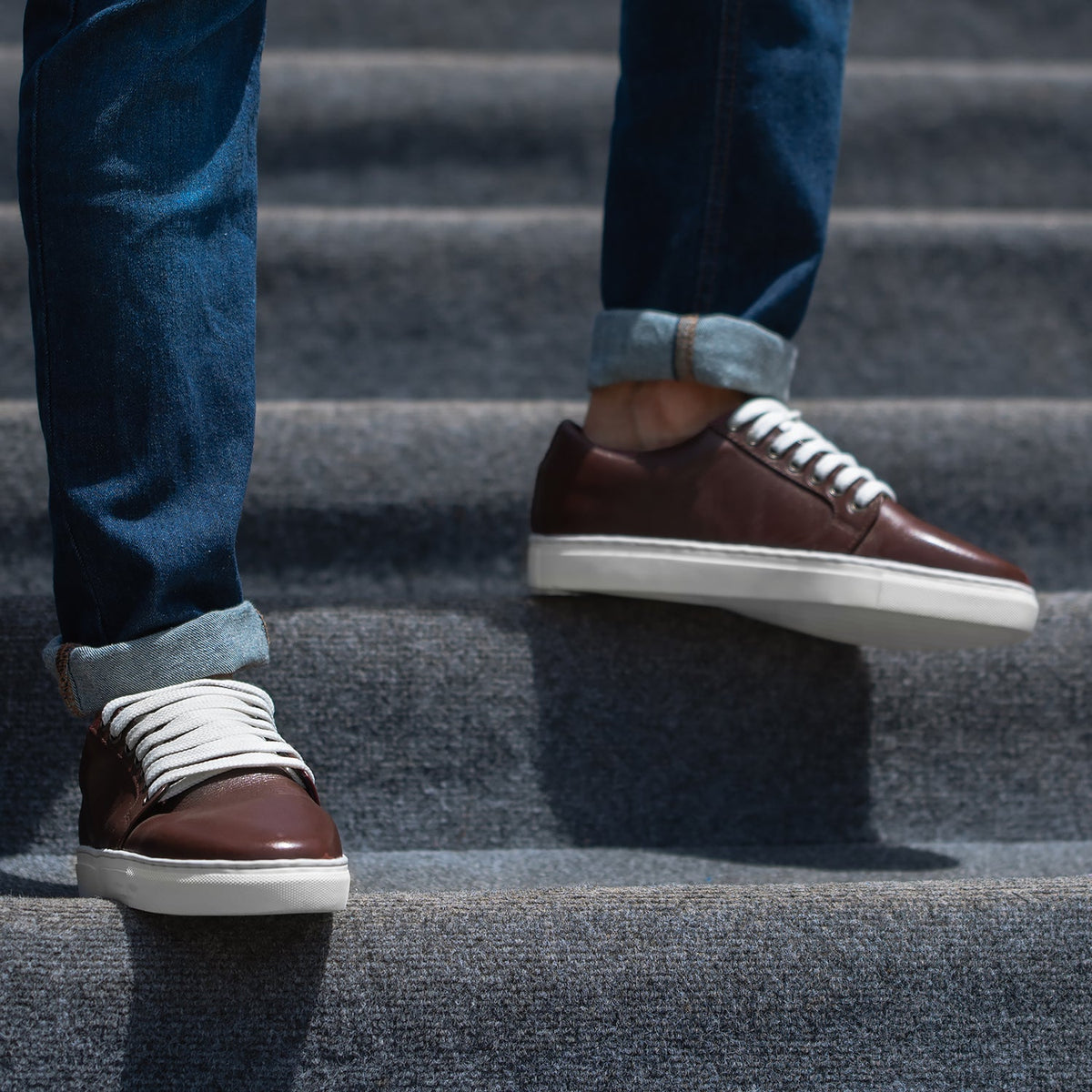 Murphy Low Top Kastanienbraun Leder-Sneaker für Herren - Verstärkte Fersenkappe & präzise Doppelnaht