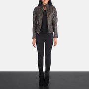 
Adalyn Gesteppt Vintage-Braun Leder-Bikerjacke für Damen - Seitenansicht mit ergonomischem Ärmelschnitt & sportlicher Passform
