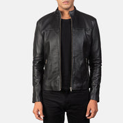 
Adornica Schwarz Leder-Bikerjacke für Herren in Black Sheepskin Leather - Vorderansicht & maßgeschneiderte Silhouette | Online Kaufen