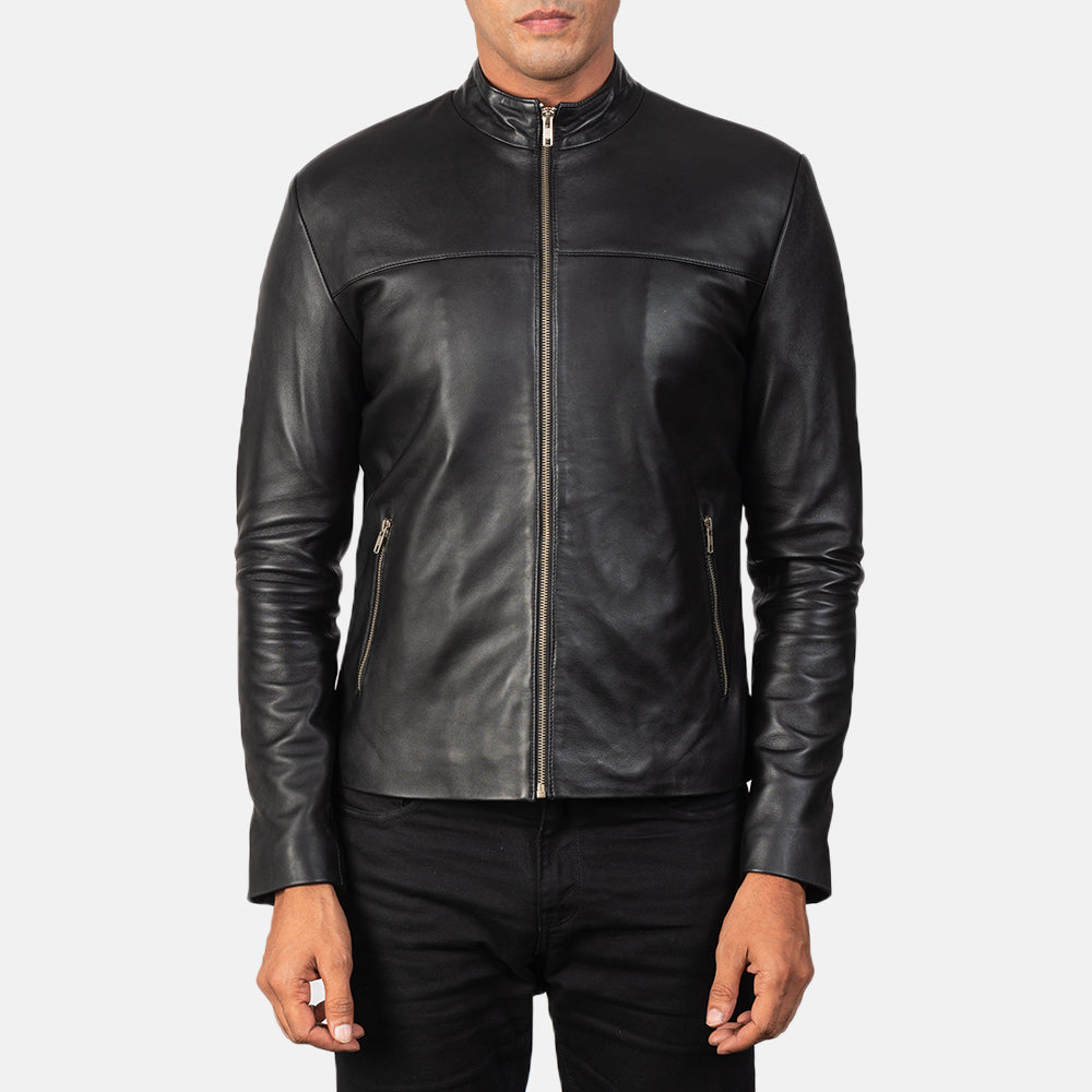 
Adornica Schwarz Leder-Bikerjacke für Herren - Seitenansicht mit ergonomischem Ärmelschnitt & sportlicher Passform