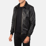 
Black Sheepskin Leather Bomber Jacket - Rückansicht mit passgenauen Schultern & sauberem Saum