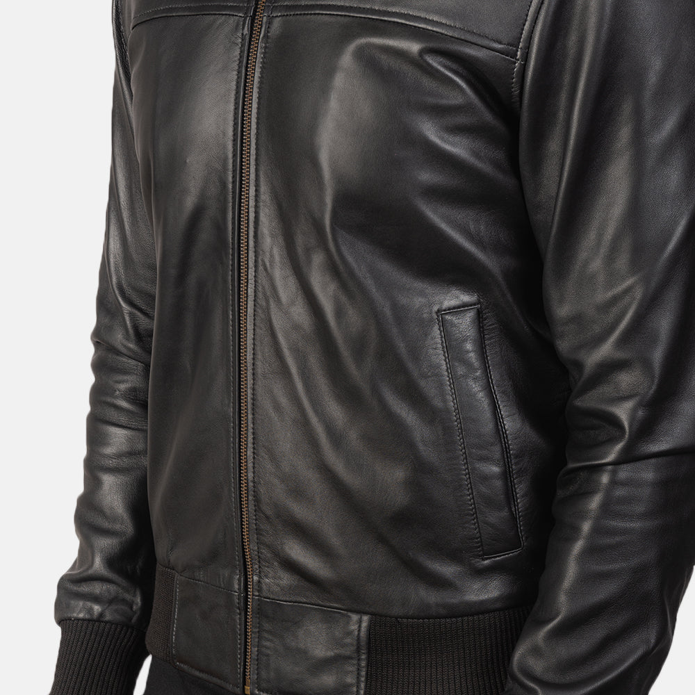 
Innenansicht Showing Quilted Polyester Lining (Fleece on Collar) & Zwei funktionale Innentaschen