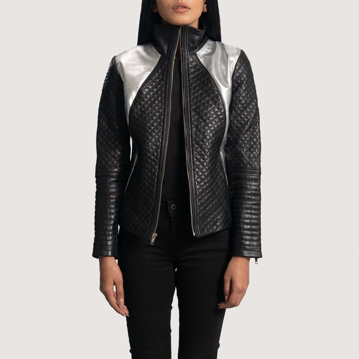 
Alia Metallic Schwarz Leder-Bikerjacke für Damen in Black Sheepskin Leather - Vorderansicht & maßgeschneiderte Silhouette | Online Kaufen