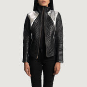 
Alia Metallic Schwarz Leder-Bikerjacke für Damen in Black Sheepskin Leather - Vorderansicht & maßgeschneiderte Silhouette | Online Kaufen