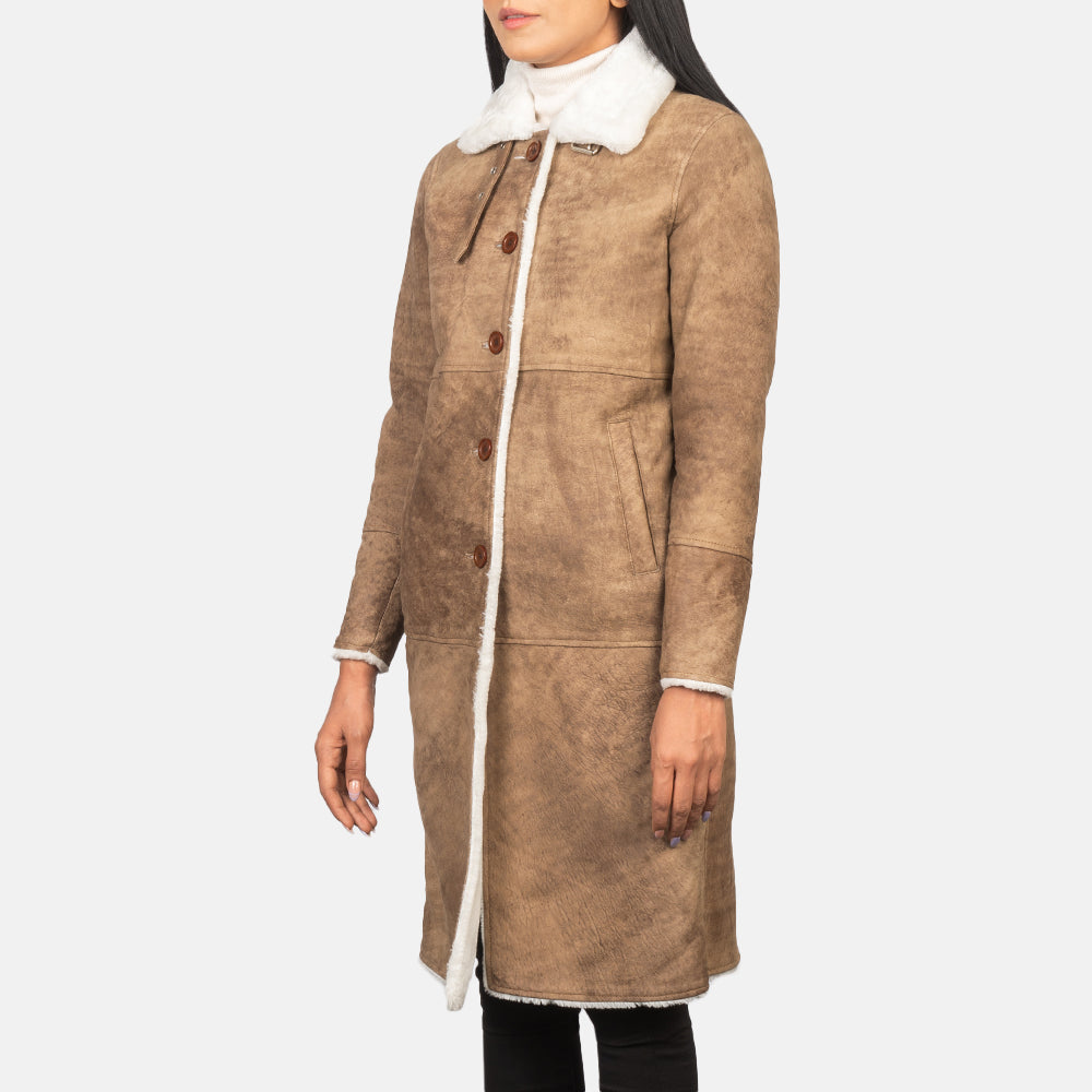 
Alina Shearling Braun Ledermantel für Damen in Distressed Brown Sheepskin Leather - Vorderansicht & maßgeschneiderte Silhouette | Online Kaufen