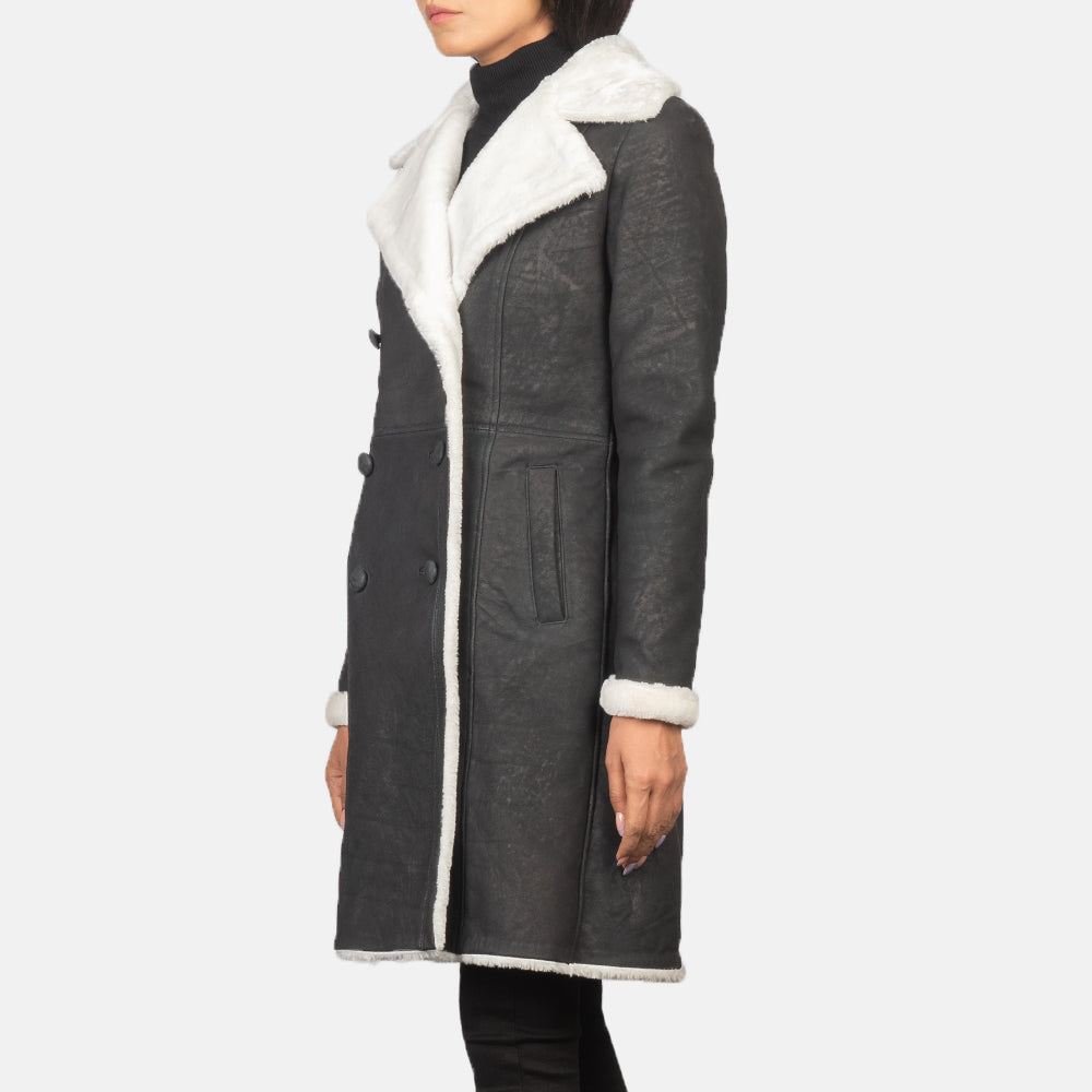 
Black Sheepskin Snuffed Aviator Jacket - Rückansicht mit passgenauen Schultern & sauberem Saum