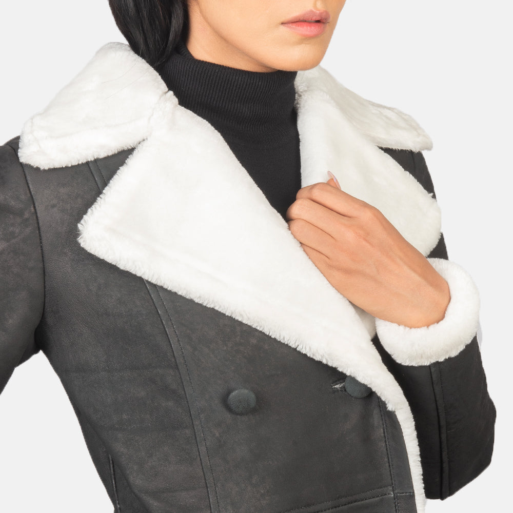 
Innenansicht Showing Fully Faux Fur Lined & Zwei funktionale Innentaschen