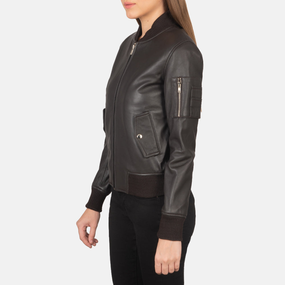 
Brown Sheepskin Leather Bomber Jacket - Rückansicht mit passgenauen Schultern & sauberem Saum