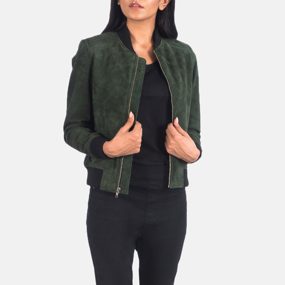 Women's Bliss Grün Suede Leder-Bomberjacke für Damen in Green Goatskin Suede - Vorderansicht &amp; maßgeschneiderte Silhouette | Online Kaufen