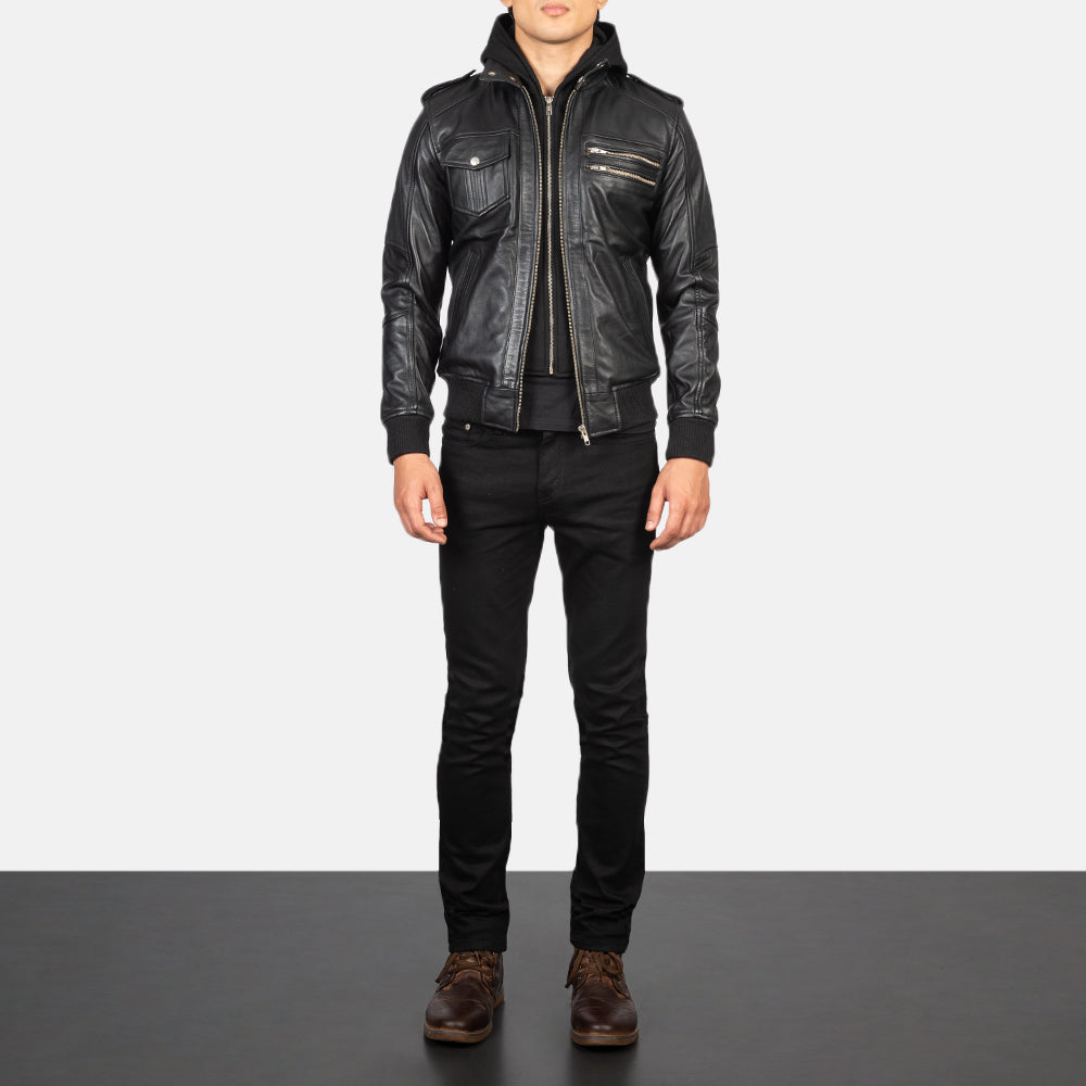 
Bravado Black Hooded Leather Bomber Jacket - Seitenansicht mit ergonomischem Ärmelschnitt & sportlicher Passform