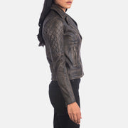 
Distressed Brown Goatskin Leather Biker Jacket - Rückansicht mit passgenauen Schultern & sauberem Saum