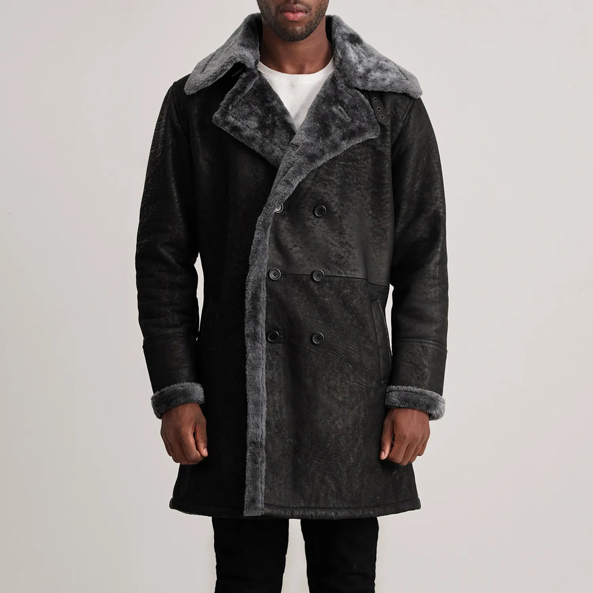 
Detailansicht of Notch & Button Hardware on Charles Brown Suede Leather Shearling Double-Breasted Coat