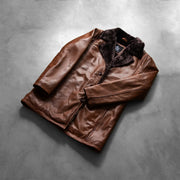 
Open Hem & Hem Craftsmanship Construction Detail on Zimtbraun Distressed Leather Fur Ledermantel für Herren