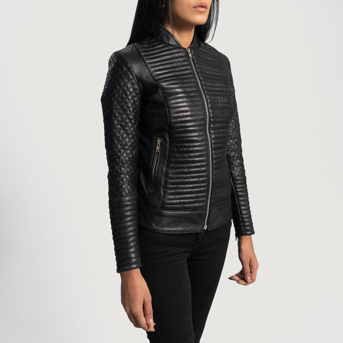 Black Sheepskin Leather Biker Jacket - Rückansicht mit passgenauen Schultern &amp; sauberem Saum