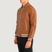 
Tan Brown Sheepskin Leather Varsity Jacket - Rückansicht mit passgenauen Schultern & sauberem Saum