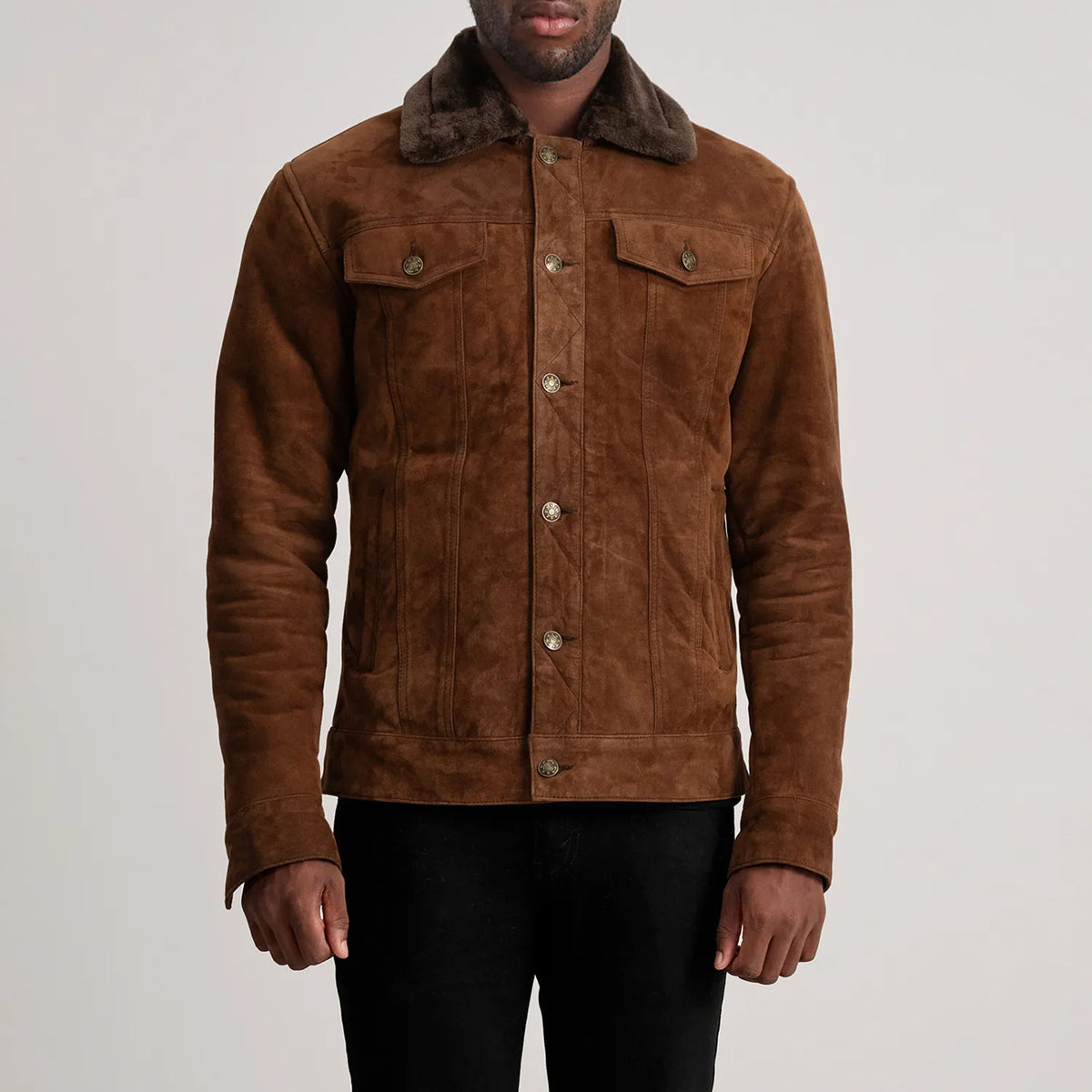 
Detailansicht of Classic Collar & Button Hardware on Dallis Braun Suede Shearling Trucker Lederjacke für Herren