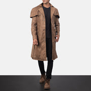 
Deux Braun Leather Duster für Herren in Distressed Brown Semi-Aniline Snuffed - Vorderansicht & maßgeschneiderte Silhouette | Online Kaufen
