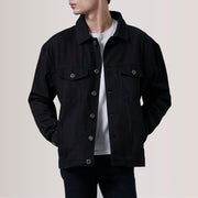 
Eddie Schwarz Oversized Denim Trucker Lederjacke für Herren For Men in schwarzem Rindleder - Vorderansicht & maßgeschneiderte Silhouette | Online Kaufen