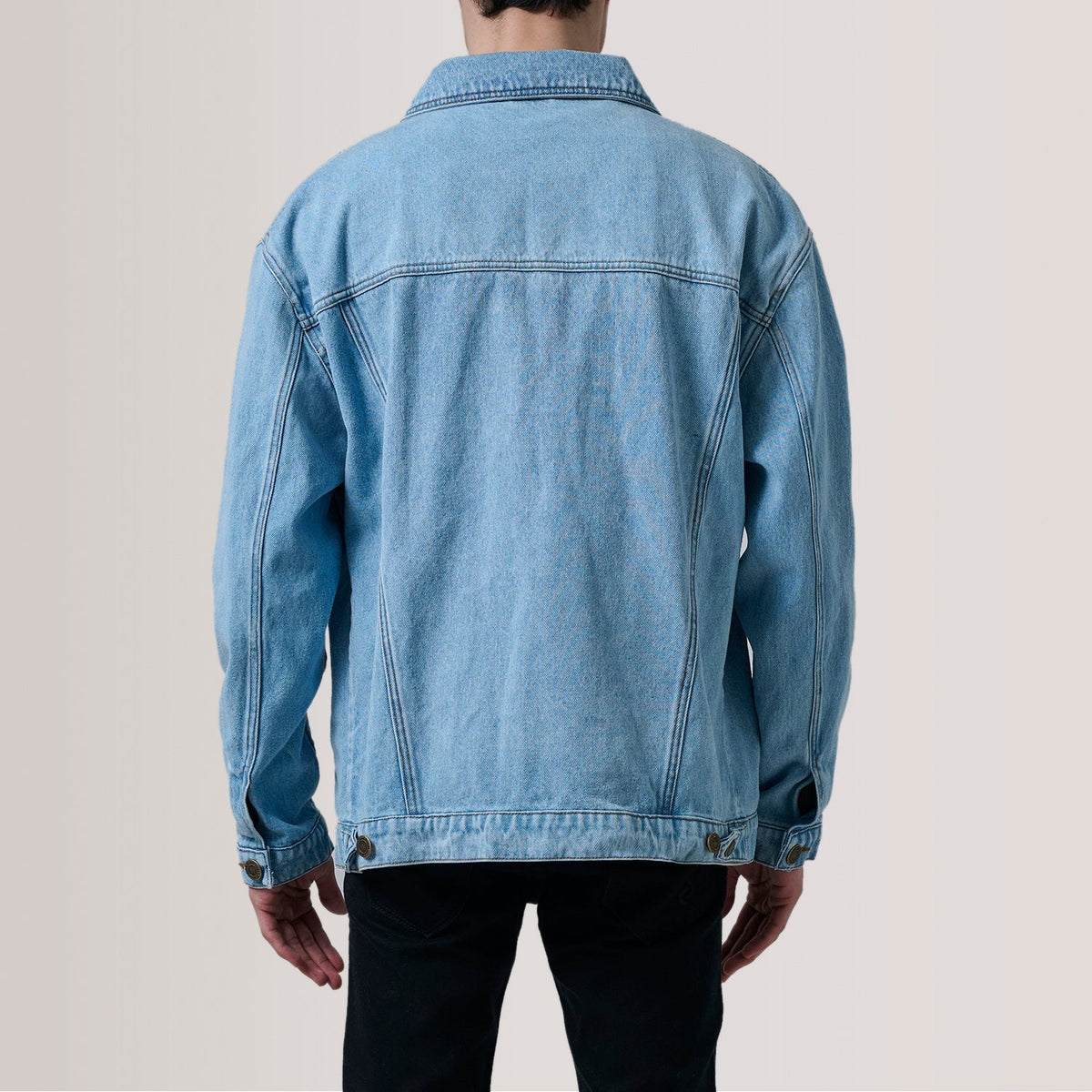 
Detailansicht of Classic Collar & Heavy-Duty Zipper Hardware on Eddie Light Blau Oversized Denim Trucker Lederjacke für Herren For Men