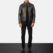 
Detailansicht of Band with snap buttons & Zipper Hardware on Gatsby Quilted Distressed Brown Leather Jacket