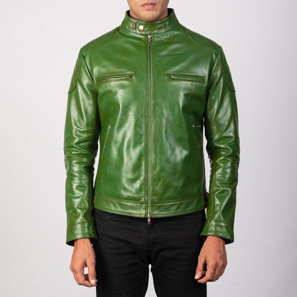 
Gatsby Quilted Green Leather Biker Jacket - Seitenansicht mit ergonomischem Ärmelschnitt & sportlicher Passform