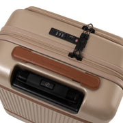
Passform-Perspektive von Hand Luggage Suitcase Front Pocket Zuna für Damen für Damen am Model - Natürlicher Faltenwurf im Tageslicht