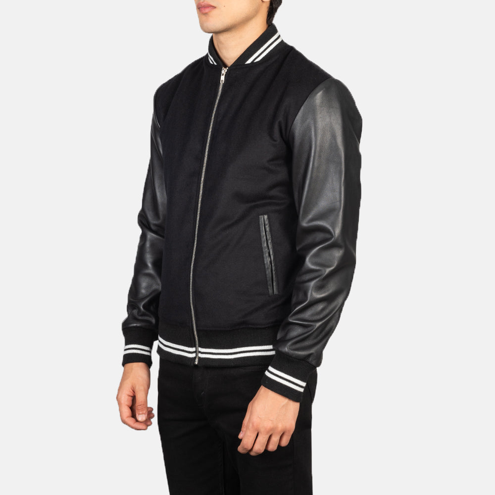 Black Sheepskin Leather Varsity Jacket - Rückansicht mit passgenauen Schultern &amp; sauberem Saum