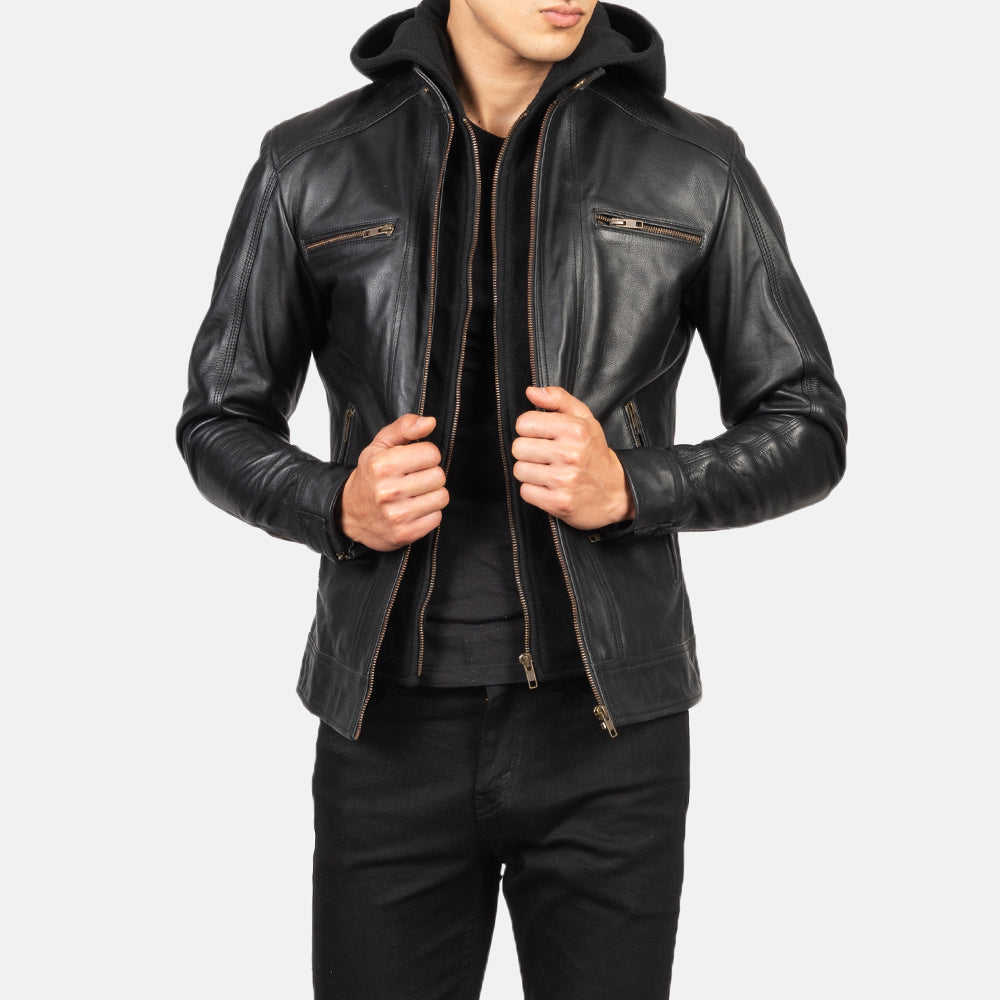 
Detailansicht of Band with Snap Button & Zipper Hardware on Hector Schwarz Hooded Leder-Bikerjacke für Herren