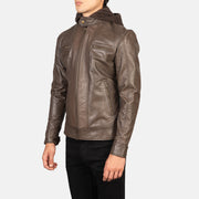
Brown Cowhide Leather Biker Jacket - Rückansicht mit passgenauen Schultern & sauberem Saum