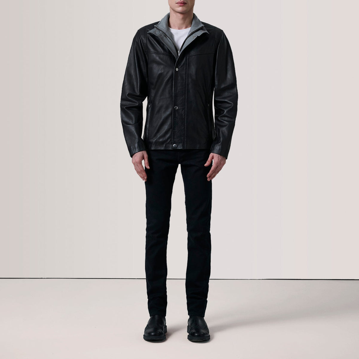 Grey Goatskin Suede Biker Jacket - Rückansicht mit passgenauen Schultern &amp; sauberem Saum