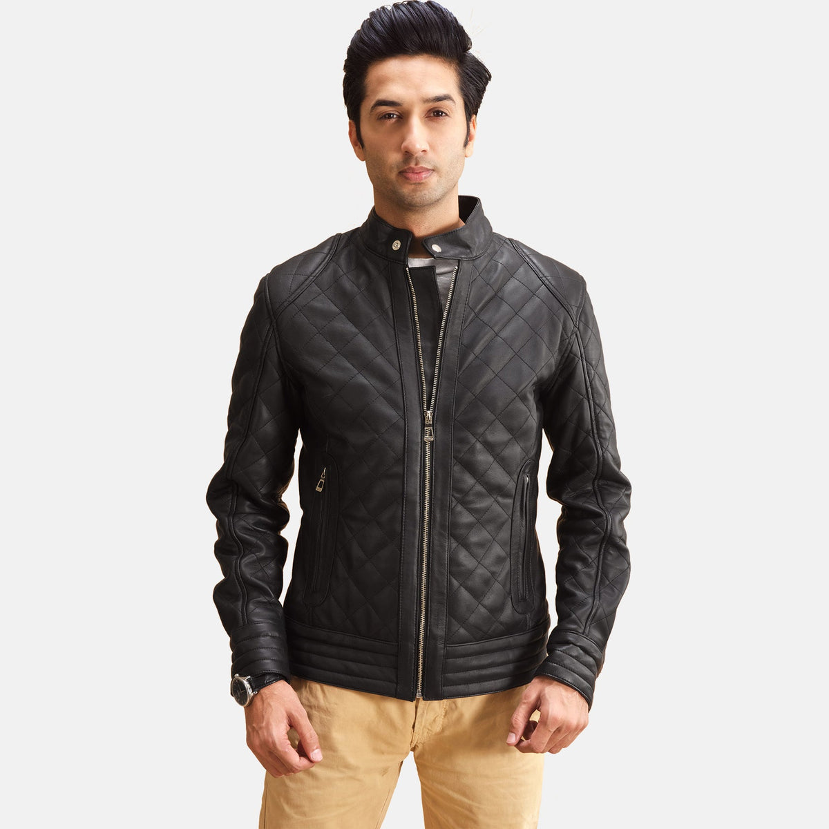 Henry Gesteppt Schwarz Lederjacke für Herren in Black Sheepskin Leather - Vorderansicht &amp; maßgeschneiderte Silhouette | Online Kaufen