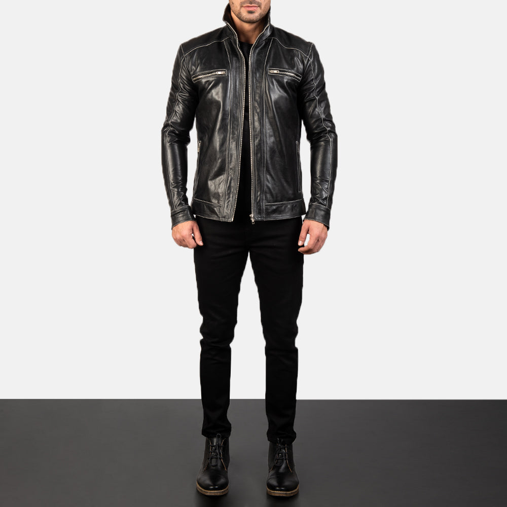 
Hudson Black Leather Biker Jacket - Seitenansicht mit ergonomischem Ärmelschnitt & sportlicher Passform