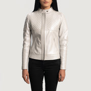 
Ice Maiden Silver Gesteppt Leder-Bikerjacke für Damen in Silver Sheepskin Leather - Vorderansicht & maßgeschneiderte Silhouette | Online Kaufen